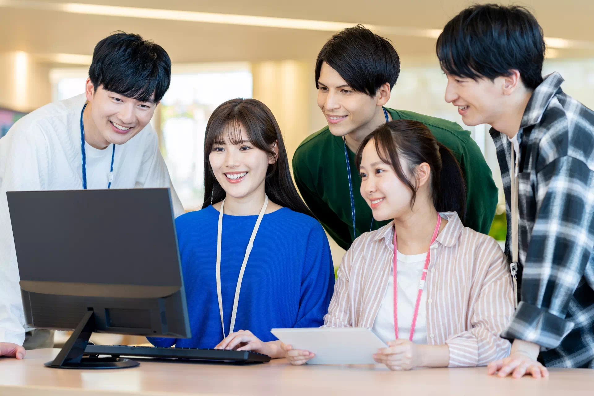 就労支援B型事業所Beスポーツで仲間たちと生産活動をする様子